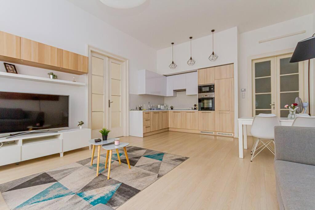 Luminous Design Apartment - W18 Будапешт Экстерьер фото