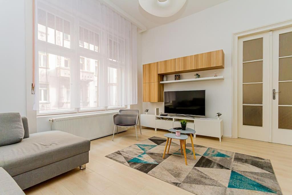 Luminous Design Apartment - W18 Будапешт Экстерьер фото